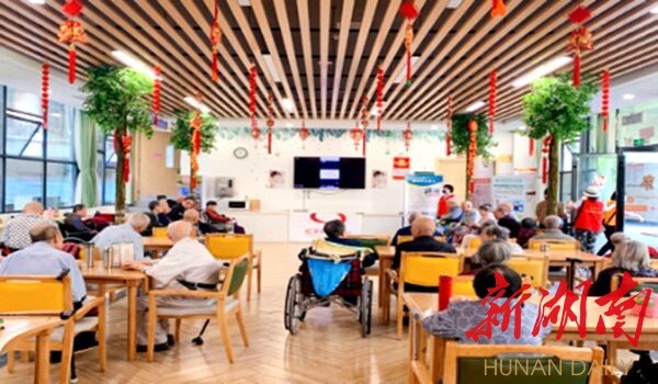 讓愛回家，衡陽市中心醫(yī)院開展關(guān)愛阿爾茨海默病老人義診活動